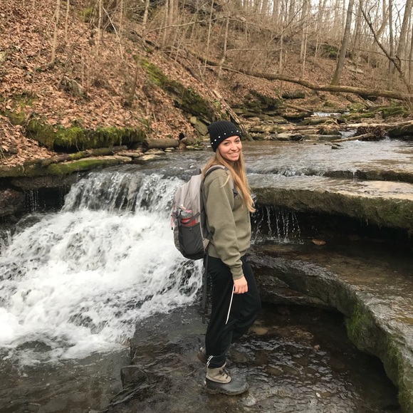 Meet your Posher, Monica - Picture 1 of 1